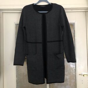 Tahari woolen sweater